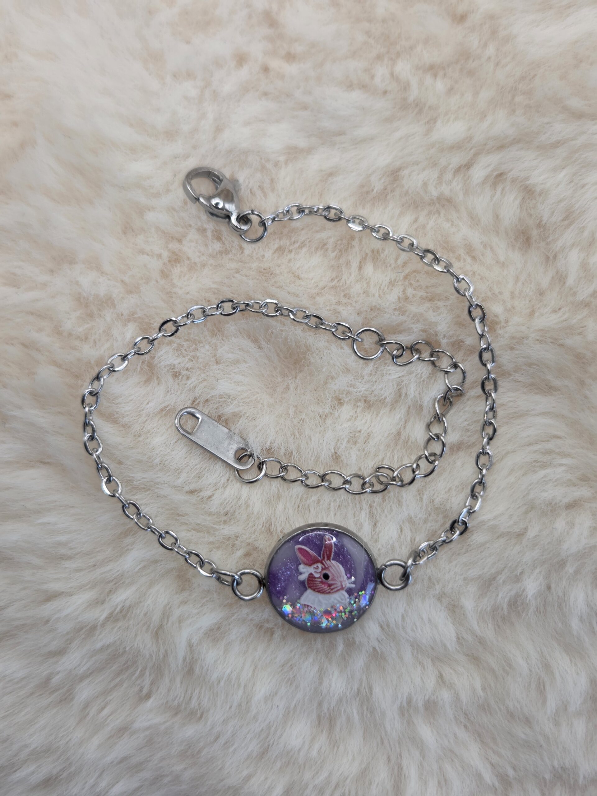 ✨ Bracelet Cabochon Rond – Lapin Violet Scintillant 🐇 – Image 2