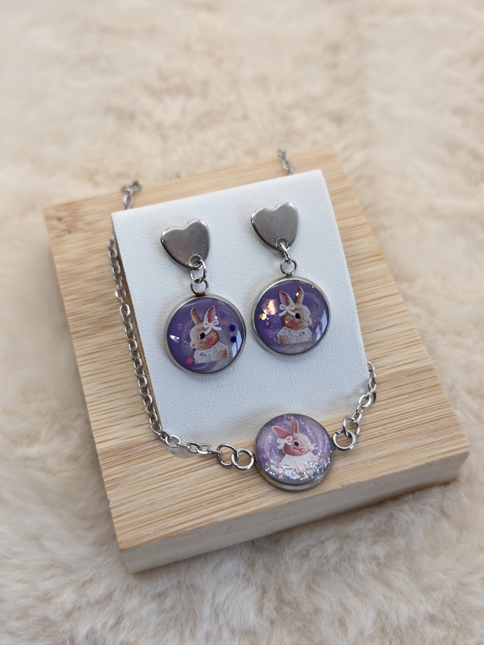 ✨ Bracelet Cabochon Rond – Lapin Violet Scintillant 🐇 – Image 4