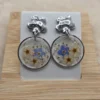 ✨ Boucles d’Oreilles Fleuries – Fleurs Séchées & Détails Dorés ✨