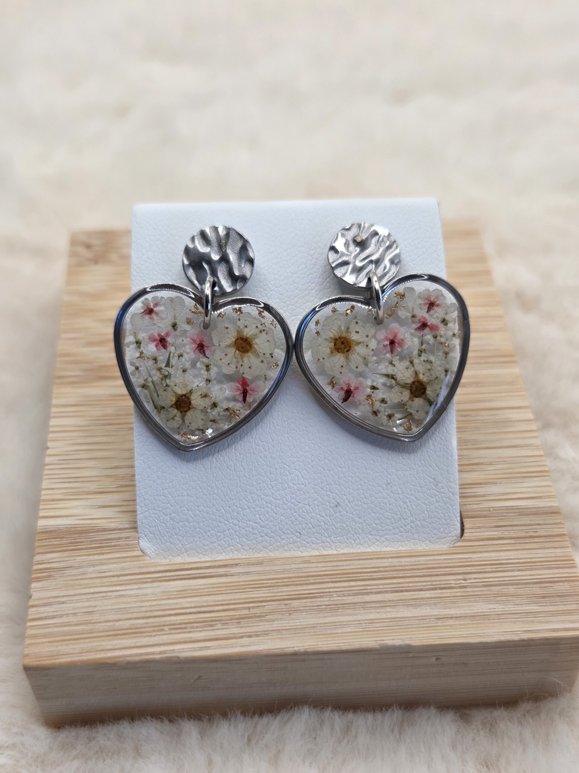 💖 Boucles d’Oreilles Cœur – Fleurs Séchées Naturelles 💖