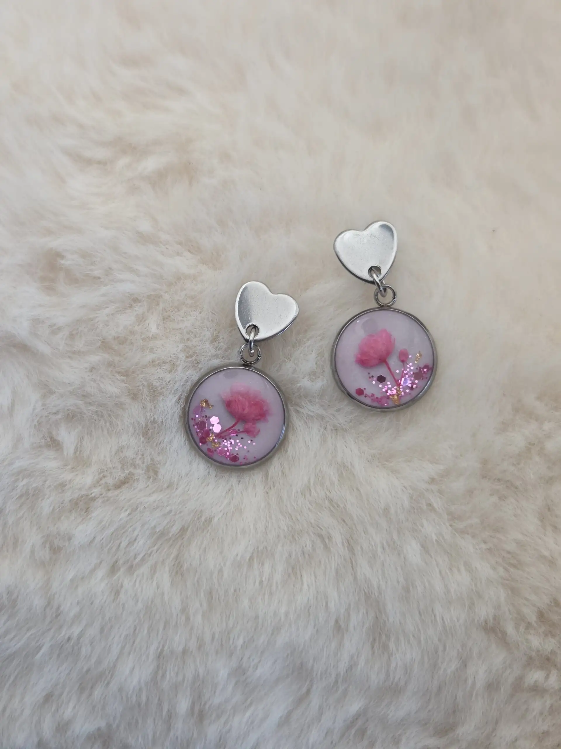 🌸 Boucles d’oreilles cœurs & cabochons fleuris roses – Acier inoxydable ✨ – Image 3