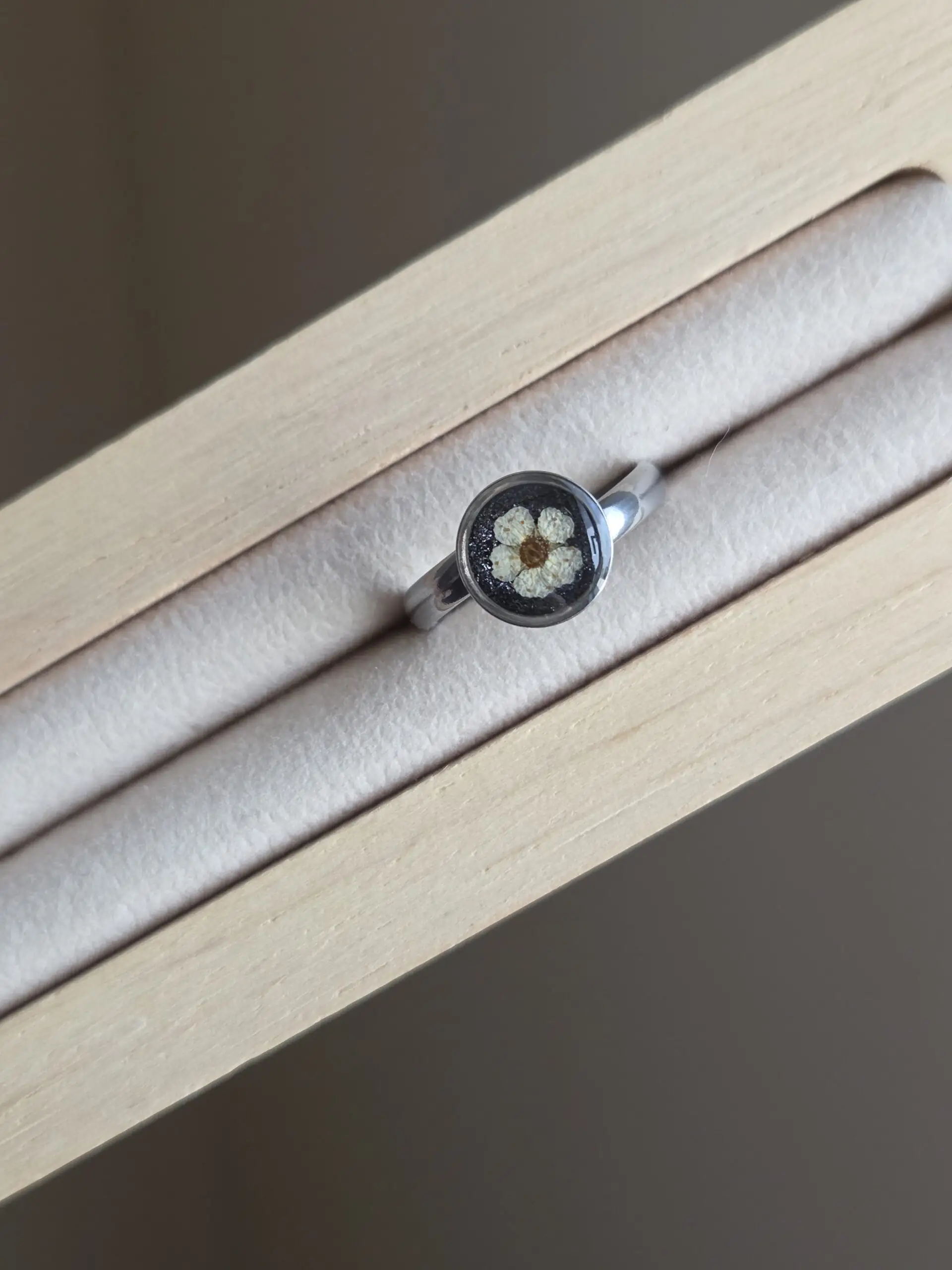 🌼 Bague Cabochon Fleur de Spirée -Petit modèle – Acier Inoxydable Réglable – Image 3