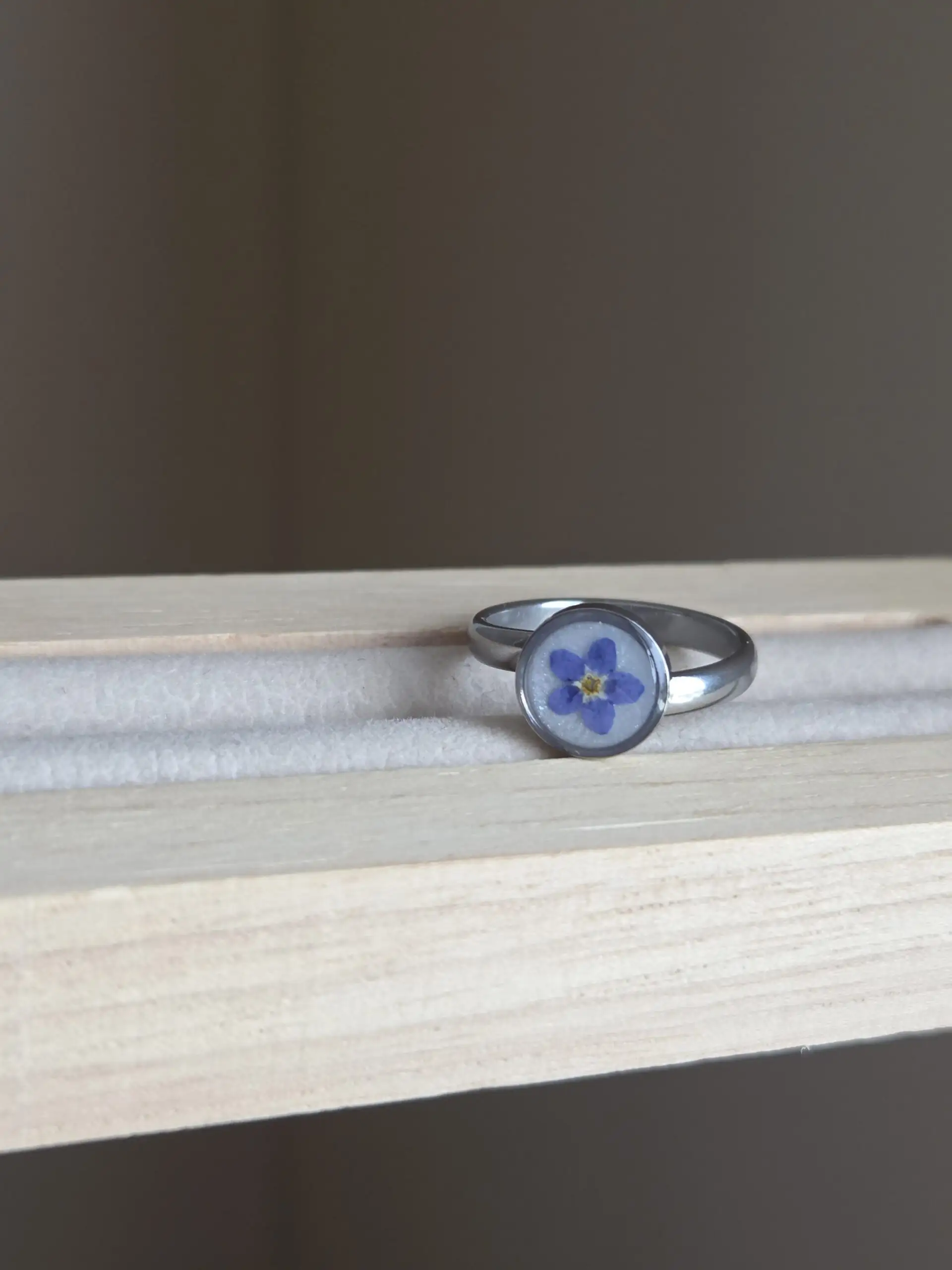 🌼 Bague Cabochon Fleur de Myosotis -Petit Modèle – Acier Inoxydable Réglable – Image 2