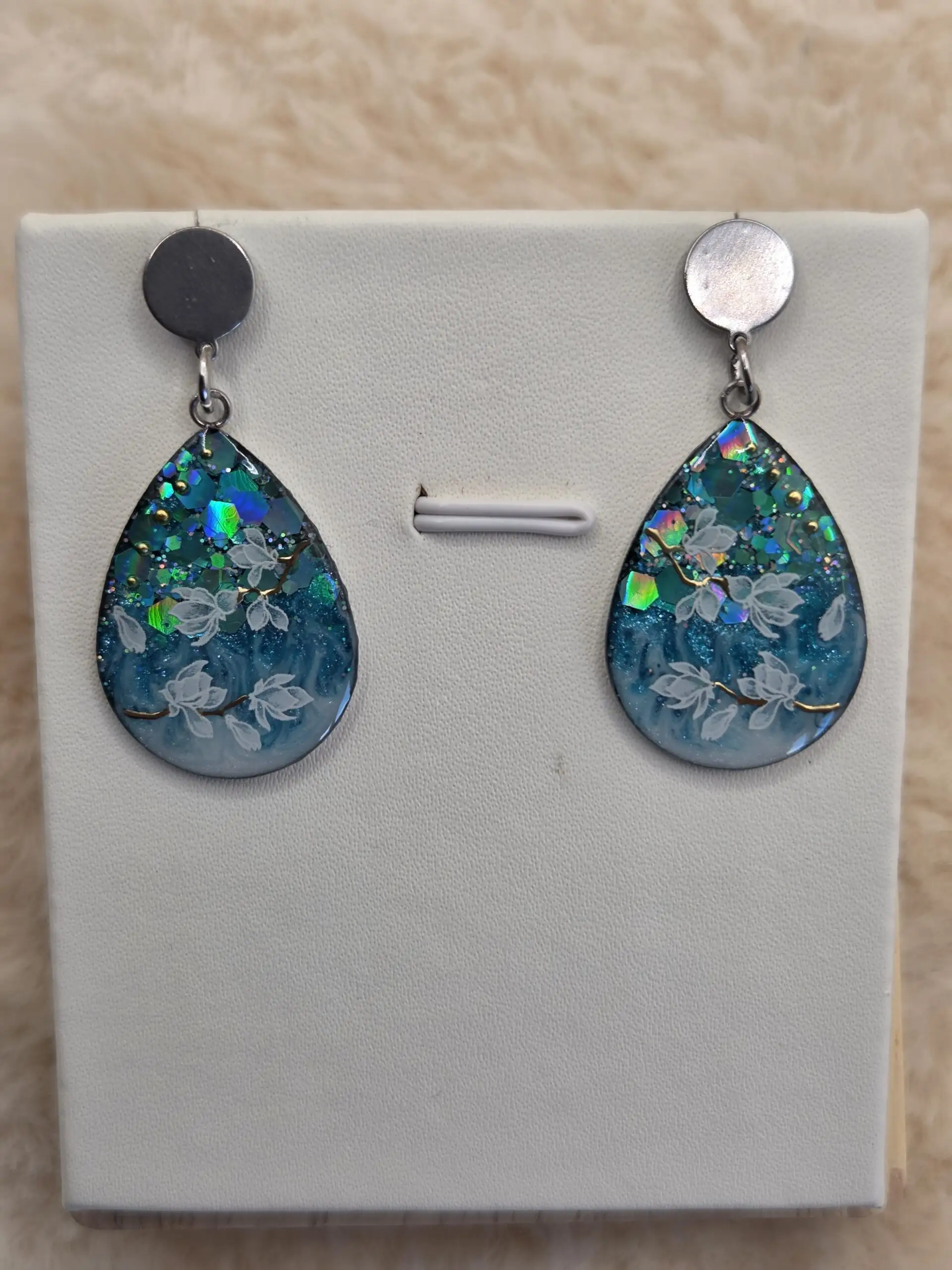 💧 Boucles d’oreilles goutte “Magnolia Émeraude” – Acier inoxydable – Image 4