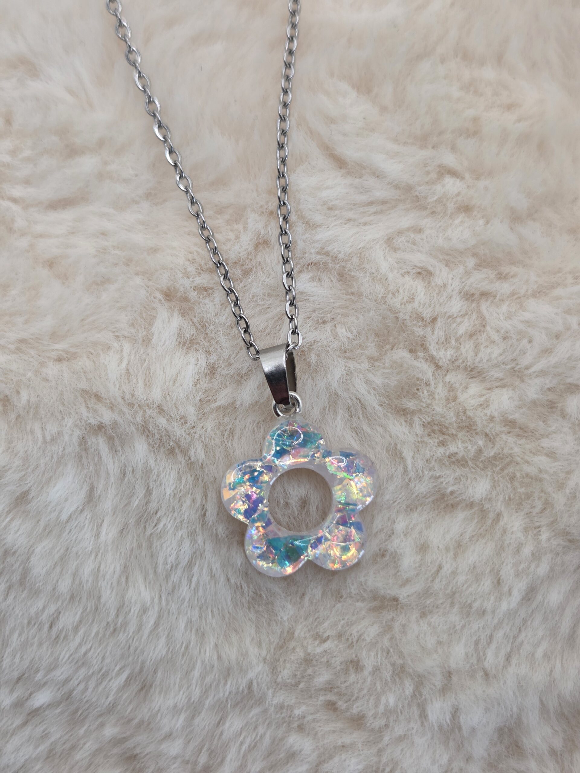 🌸 Pendentif fleur irisée – Résine & chaîne en acier inoxydable – Image 2